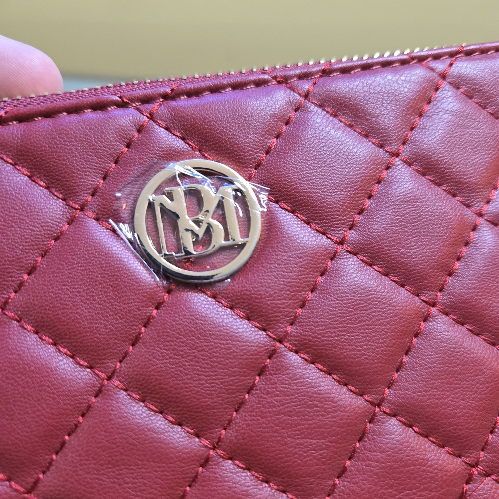 BADGLEY MISCHKA Diamond Quilted Clutch Wristlet, Red - Picture 7 of 10